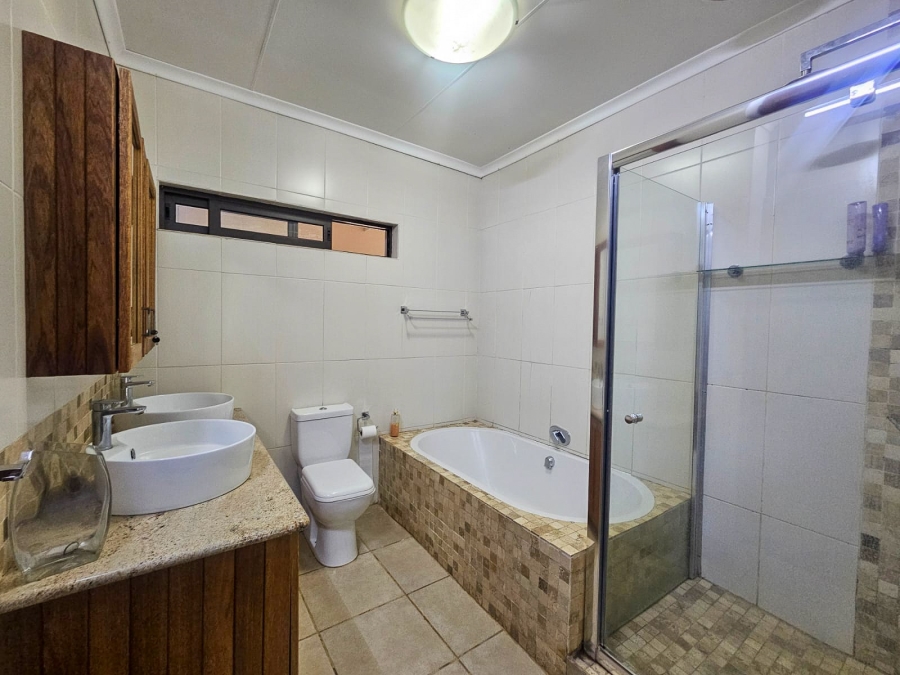 4 Bedroom Property for Sale in Mooivallei Park North West
